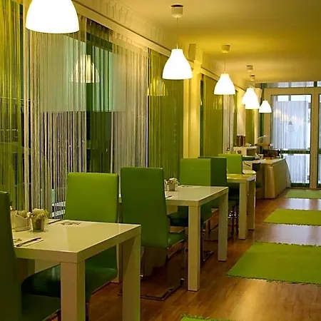 费泽腾佩尔酒店 酒店